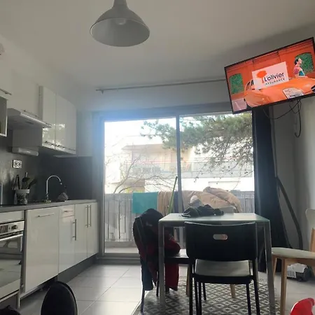 En Climatise Avec Parking Apartment *