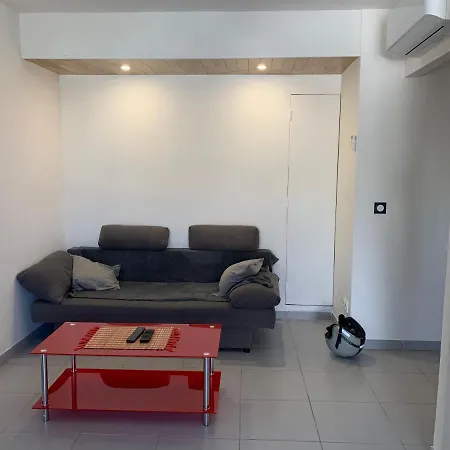 En Climatise Avec Parking Apartment *